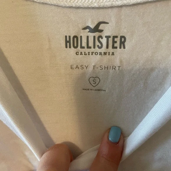 Women’s Hollister Tee Shirt - Picture 4 of 6